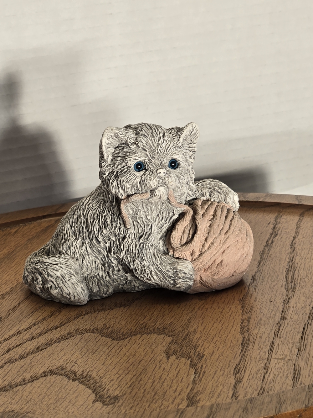 Stone Critters Kitten Playing With A Ball Of yarn. 1988